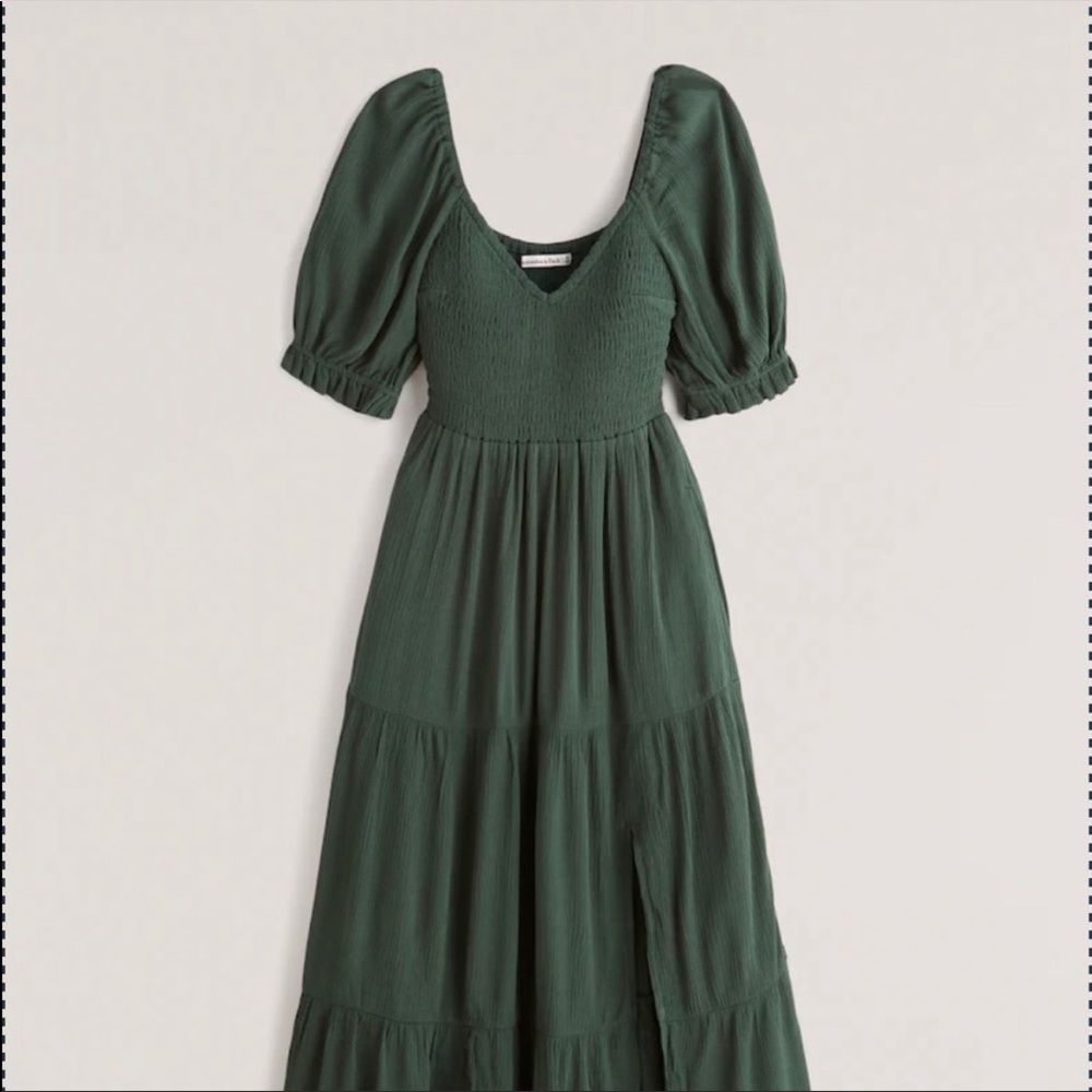 Abercrombie Short Sleeve Smocked MIDI